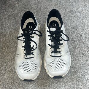 On Cloud women’s running shoes